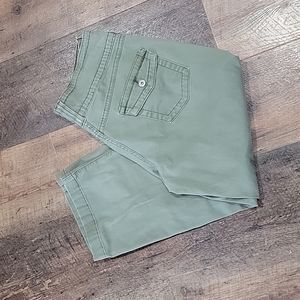 Lee Jeans Women's Size 7/8 M Olive Capris